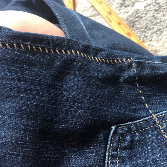 7 For All Mankind Bootcut Jeans with stitching det - Picture 2 of 6